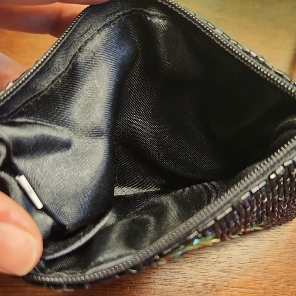 Sequin Palm Tree Black Wristlet - Picture 5 of 5